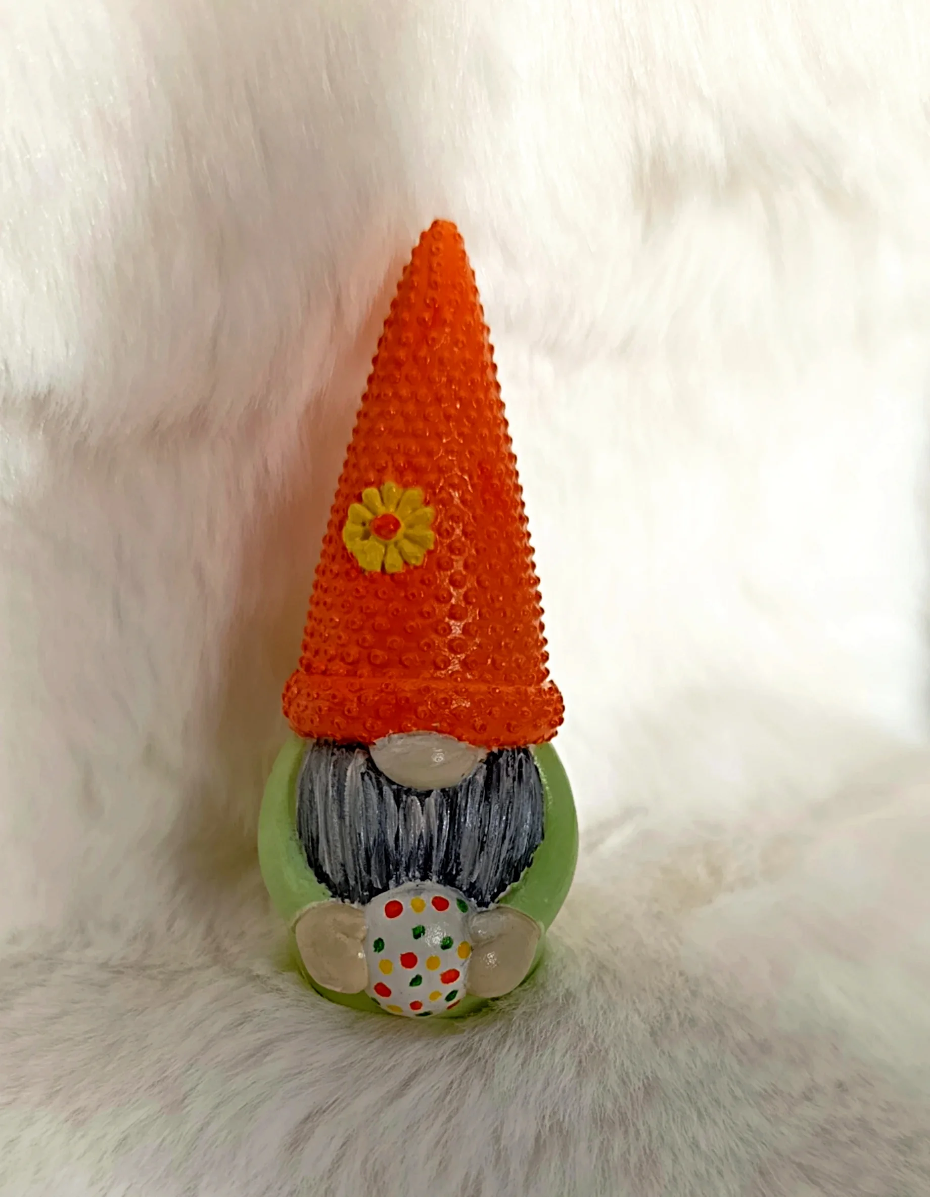 Velikonoční trpaslík s vajíčkem