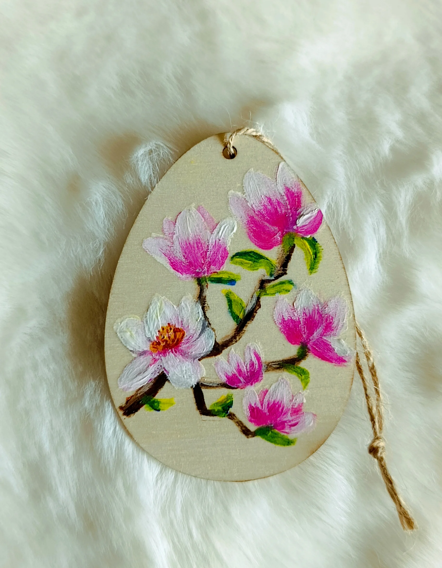 Dřevěné dekorační vajíčko s jarními květy